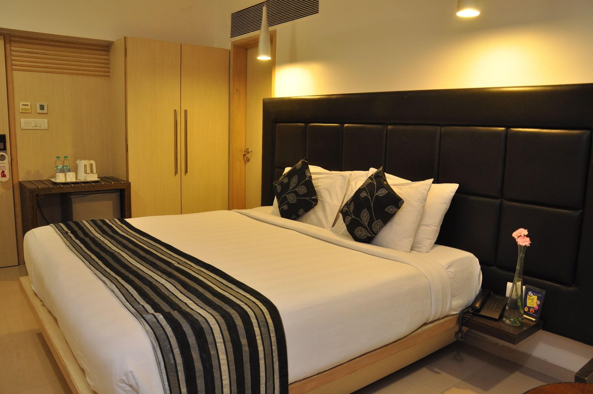 ดิ โอเรียนตัล เรซิเดนซี โฮเทล Hotel มุมไบ ภายนอก รูปภาพ