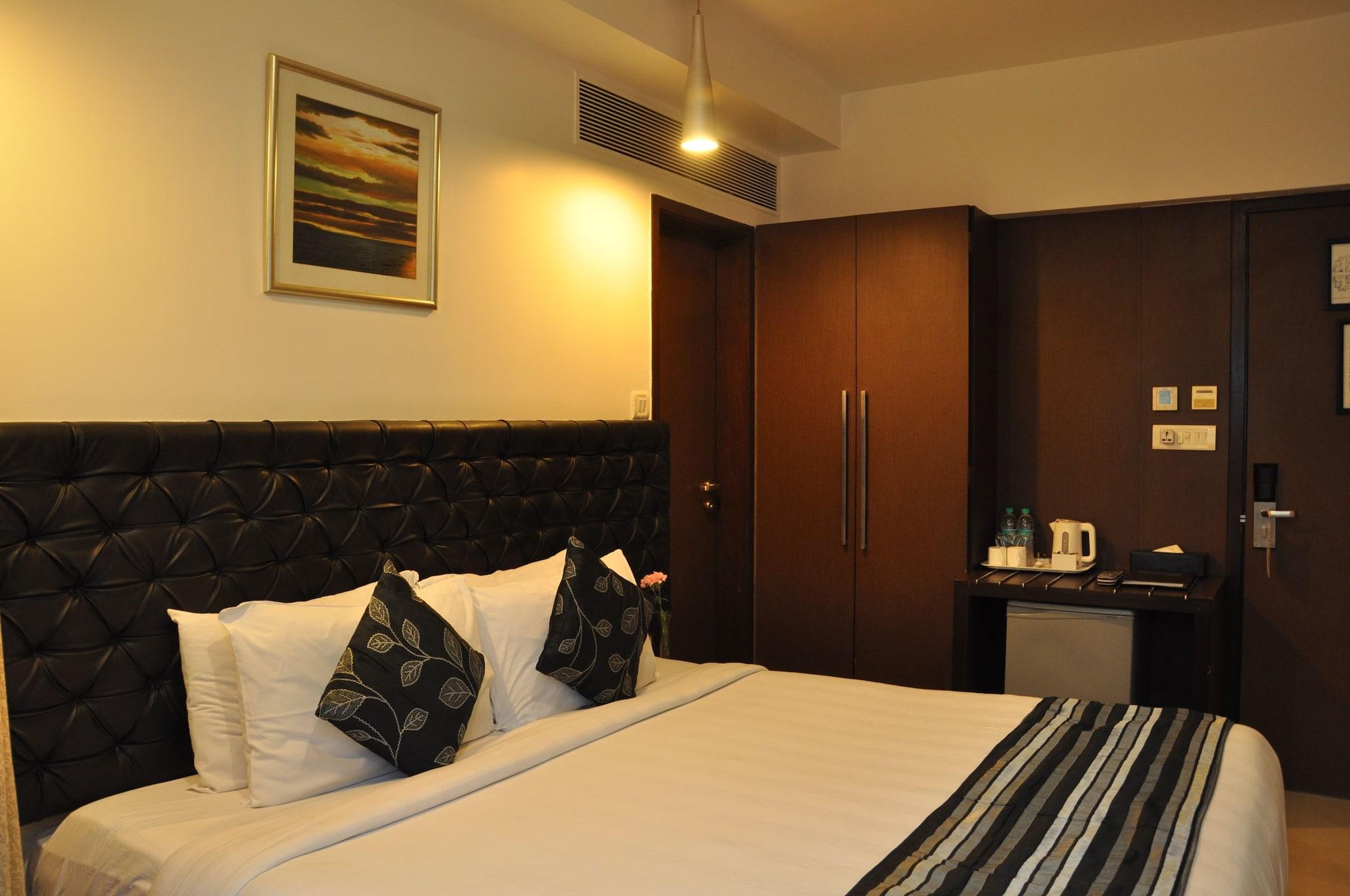 ดิ โอเรียนตัล เรซิเดนซี โฮเทล Hotel มุมไบ ภายนอก รูปภาพ