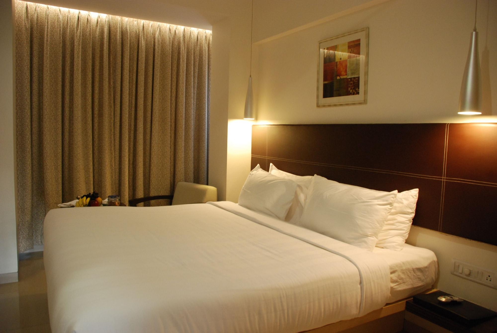 ดิ โอเรียนตัล เรซิเดนซี โฮเทล Hotel มุมไบ ภายนอก รูปภาพ