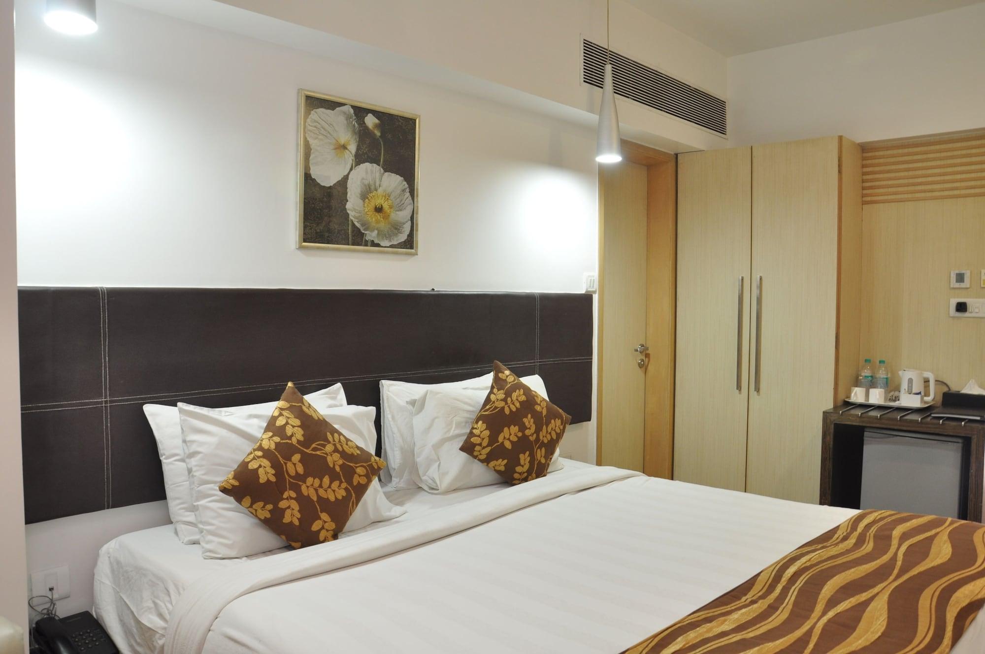 ดิ โอเรียนตัล เรซิเดนซี โฮเทล Hotel มุมไบ ภายนอก รูปภาพ