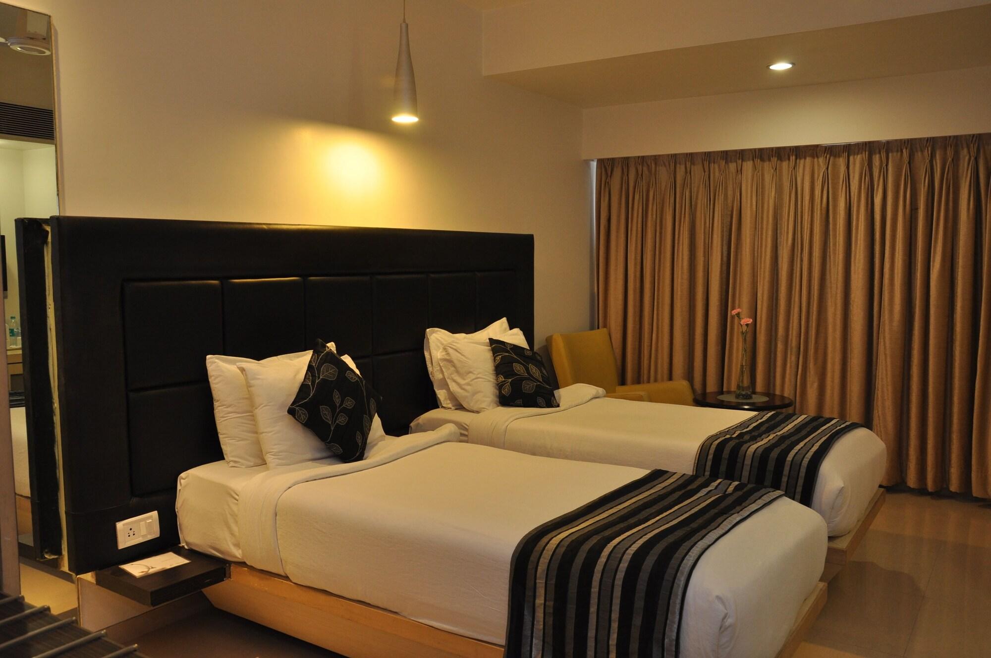 ดิ โอเรียนตัล เรซิเดนซี โฮเทล Hotel มุมไบ ภายนอก รูปภาพ