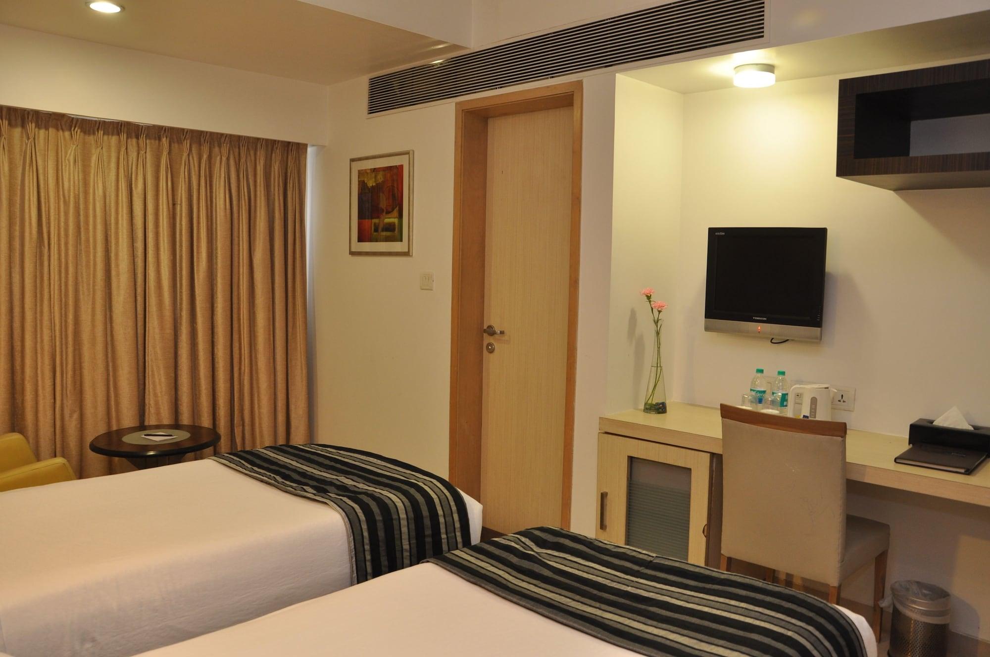 ดิ โอเรียนตัล เรซิเดนซี โฮเทล Hotel มุมไบ ภายนอก รูปภาพ
