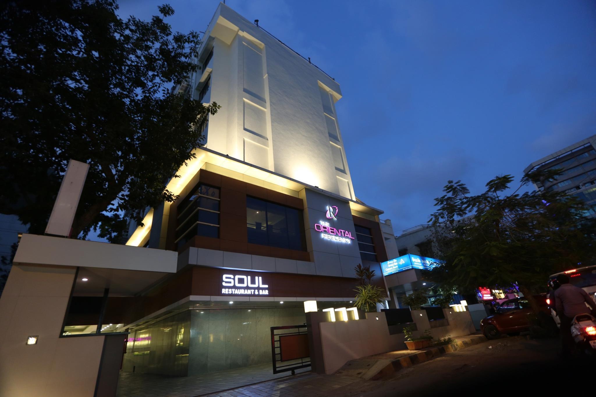 ดิ โอเรียนตัล เรซิเดนซี โฮเทล Hotel มุมไบ ภายนอก รูปภาพ