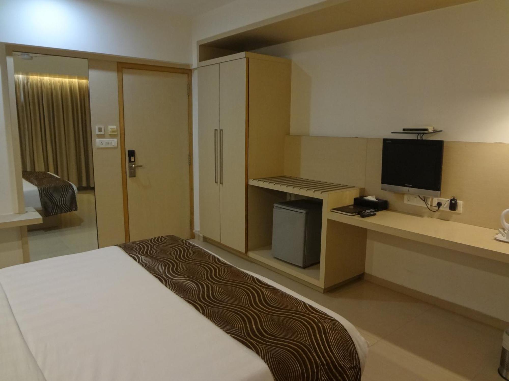 ดิ โอเรียนตัล เรซิเดนซี โฮเทล Hotel มุมไบ ภายนอก รูปภาพ