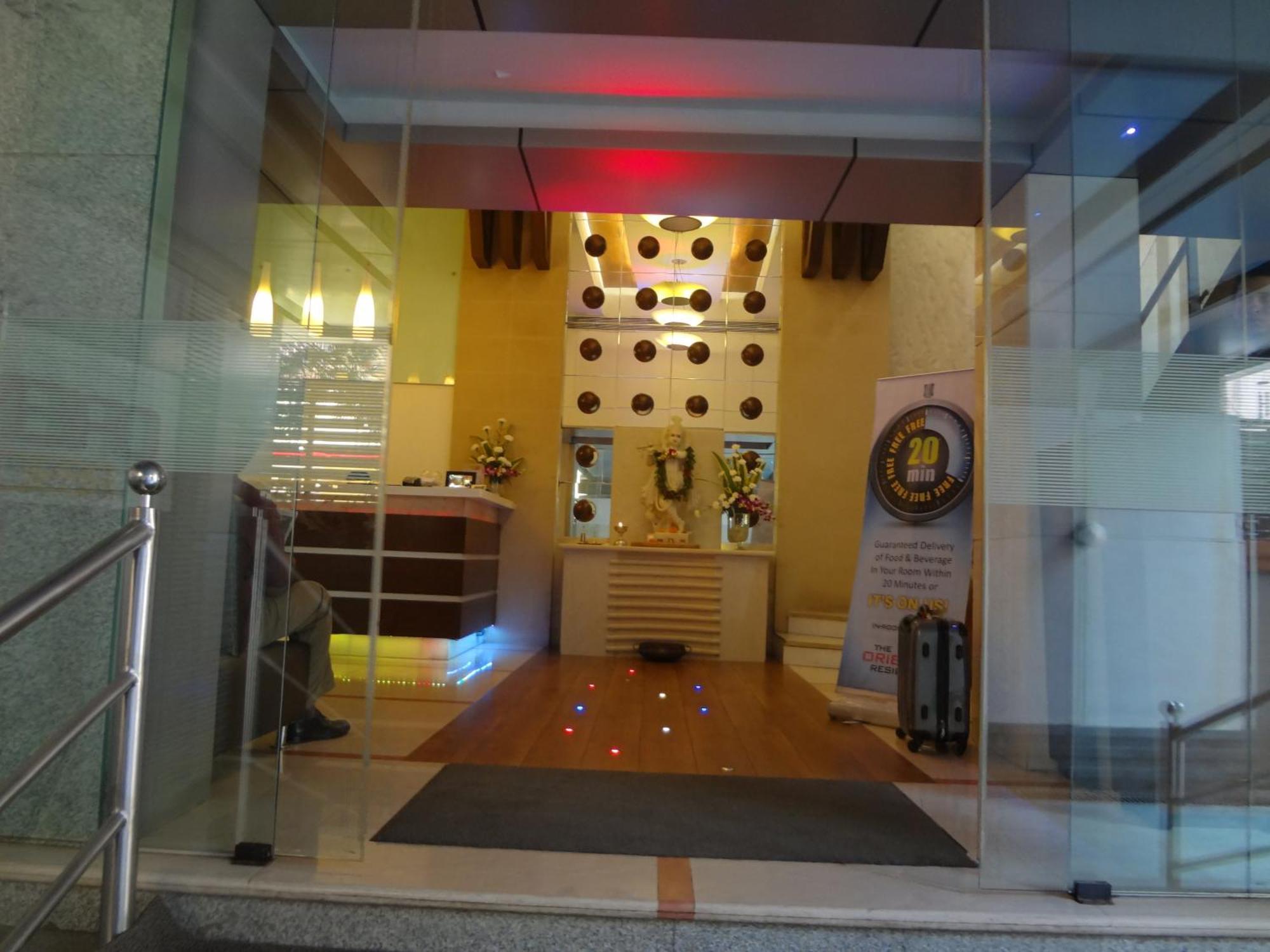 ดิ โอเรียนตัล เรซิเดนซี โฮเทล Hotel มุมไบ ภายนอก รูปภาพ