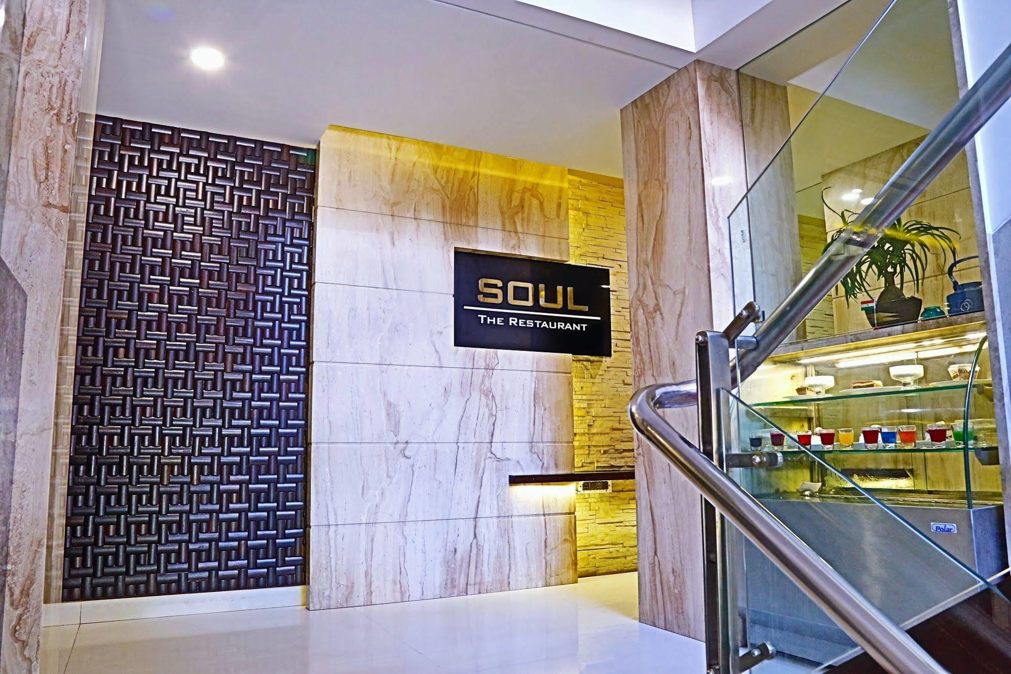 ดิ โอเรียนตัล เรซิเดนซี โฮเทล Hotel มุมไบ ภายนอก รูปภาพ