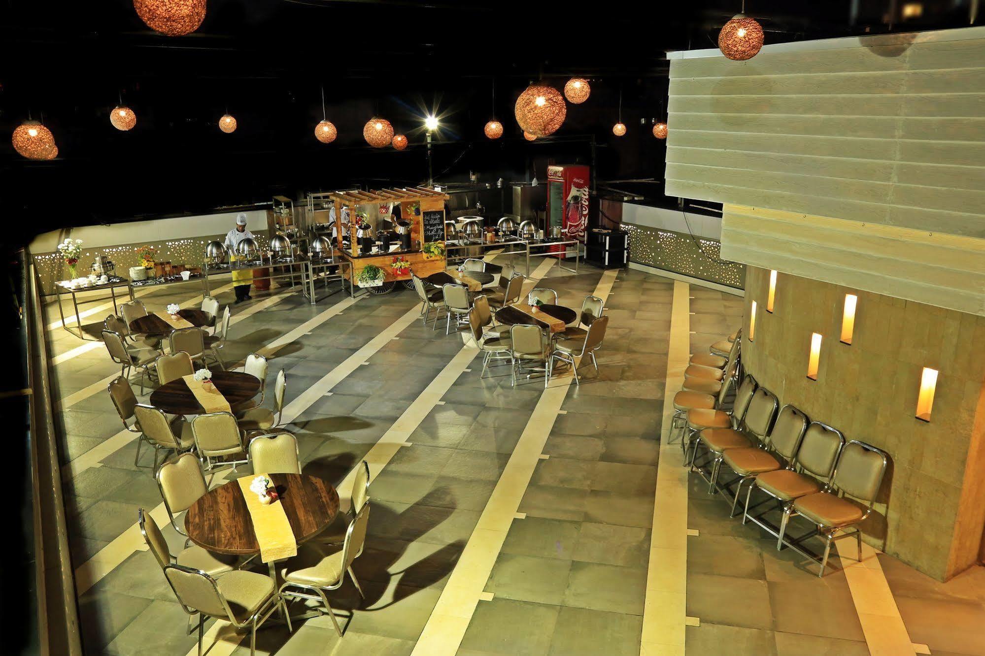 ดิ โอเรียนตัล เรซิเดนซี โฮเทล Hotel มุมไบ ภายนอก รูปภาพ